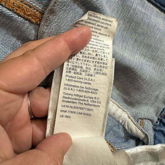 Tommy Hilfiger Cropped Jean Jacket Size XS Light Wash - Picture 11 of 12